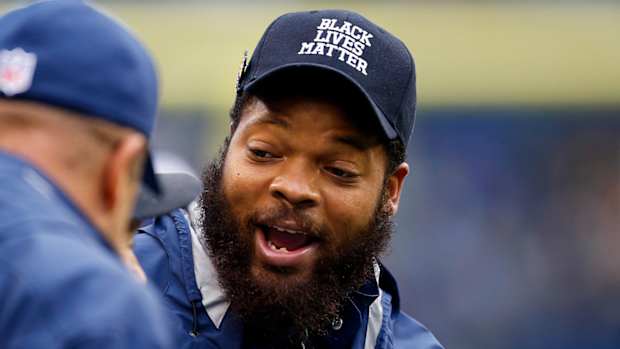 Michael-Bennett-Stood-Anthem